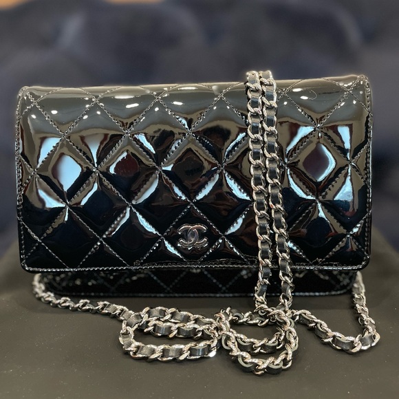 💯 CHANEL
Patent Quilted Wallet On Chain WOC Black - Picture 2 of 11